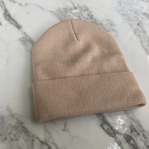 Cream Toque - Picture 2 of 2